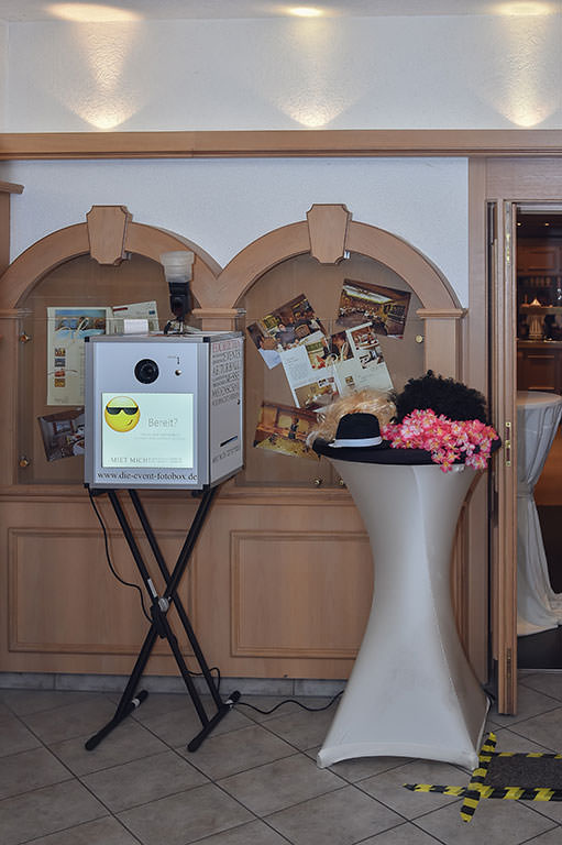 Der Photobooth des Hochzeitsfotograf im Einsatz Der Photobooth des Hochzeitsfotograf im Einsatz