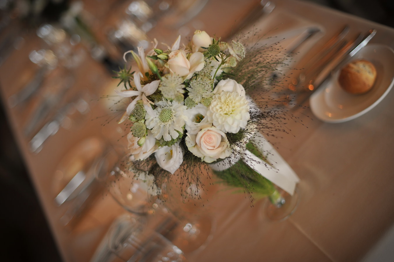 Seehotel Sonne am Sempachersee: Blumenschmuck Tisch Seehotel Sonne am Sempachersee: Blumenschmuck Tisch