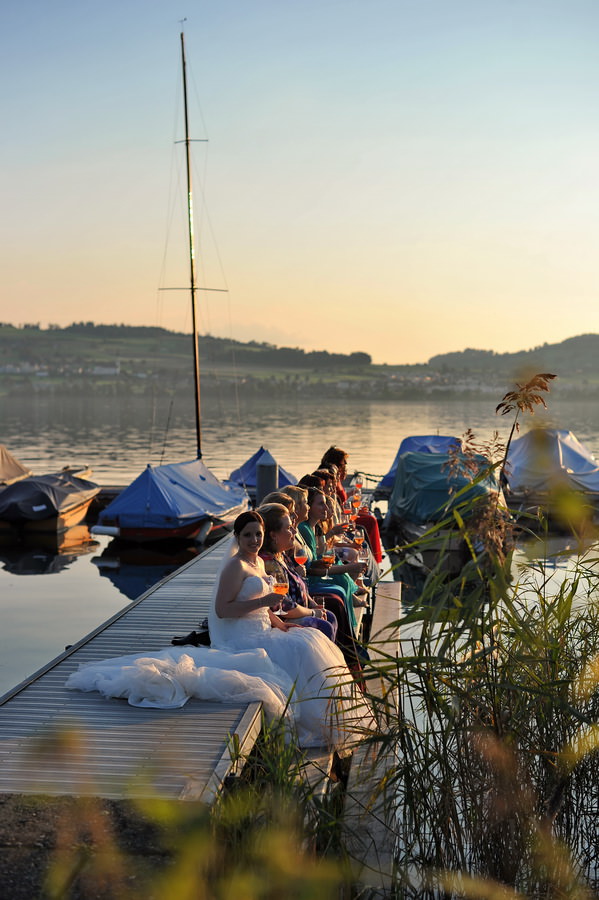 Seehotel Sonne am Sempachersee: Steg Hochzeitsgesellschaft Frauen Seehotel Sonne am Sempachersee: Steg Hochzeitsgesellschaft Frauen