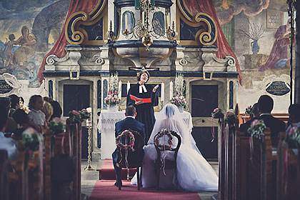 Der Hochzeitsfotograf<br> bei der kirchlichen Hochzeit - Hochzeitsfotos bei der Trauung